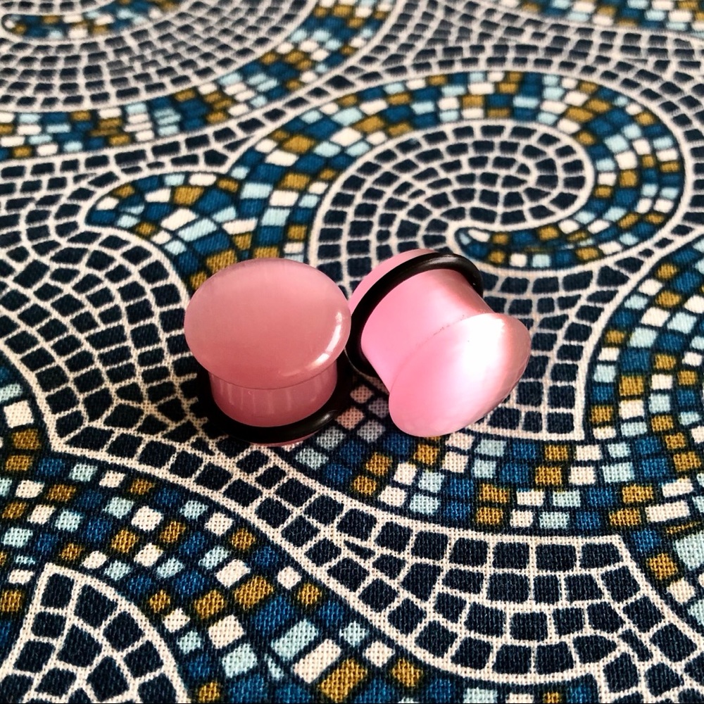 1/2” Pink Cat’s Eye Plugs Gauges Single Flare